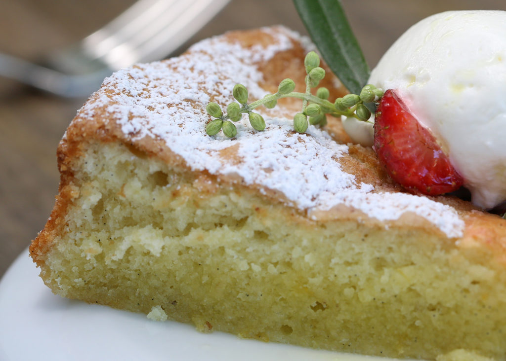 Olive oil cake for the summertime with garnish