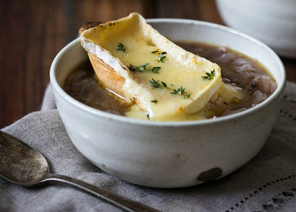 Shallot soup with triple cream