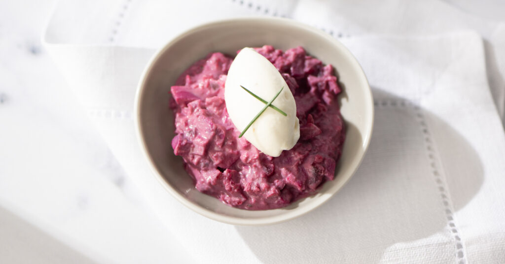 horseradish beet appetizer with creme fraiche